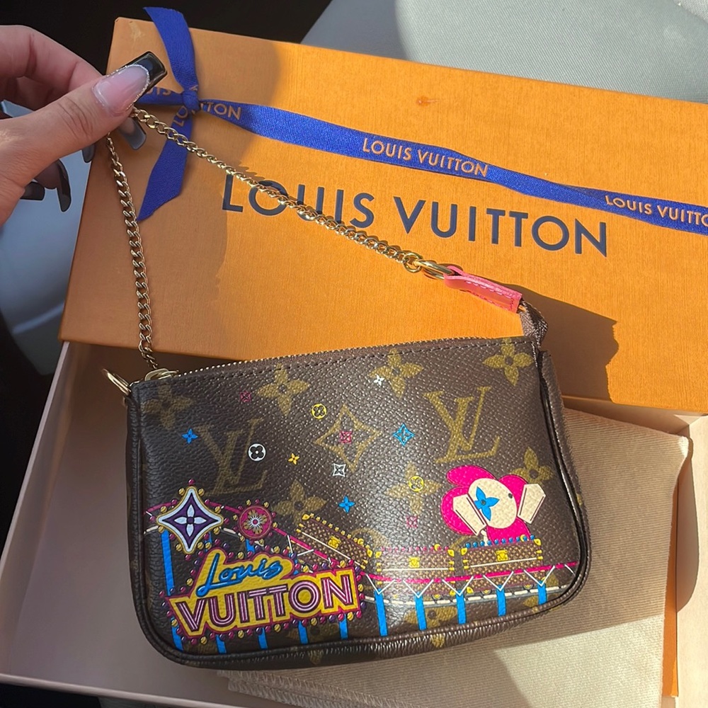 Louis Vuitton 2020 Monogram Vivienne Animation Mini Pochette Accessories